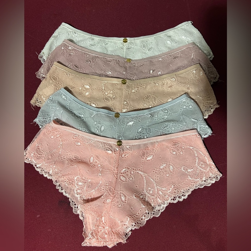5 set panties never worn necer used size M